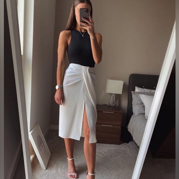 Zara High Neckline Sleeveless Bodysuit - Picture 4 of 4